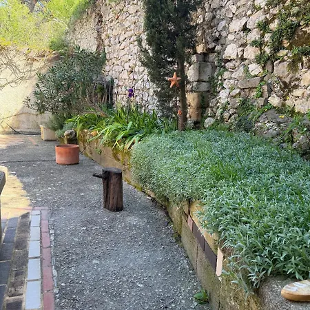 Σπίτι διακοπών Parenthese Provencale Avec Cour Charme Et Pierre Rochefort-du-Gard